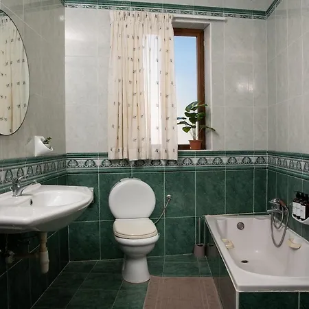 Seafront 4-bed Townhouse With Breathtaking Views Holiday home Iz-Zlielaq