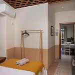 Seafront 4-bed Townhouse With Breathtaking Views Case de vacanță