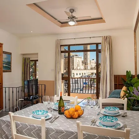 Seafront 4-Bedroom Townhouse With Panoramic Views Iz-Zlielaq