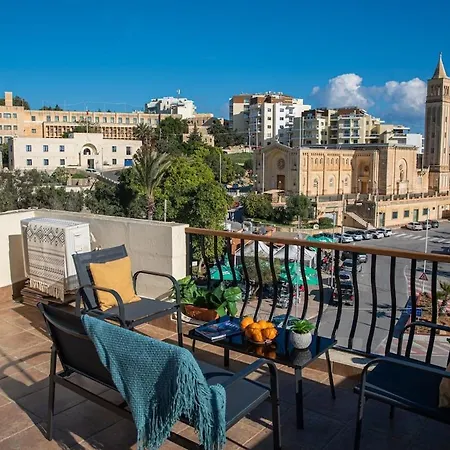Seafront 4-Bedroom Townhouse With Panoramic Views * Iz-Zlielaq