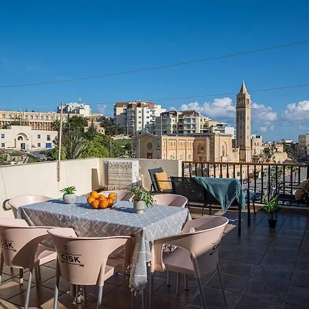 Seafront 4-bed Townhouse With Breathtaking Views