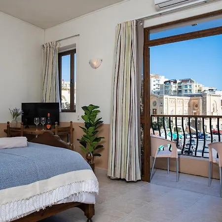 Seafront 4-Bedroom Townhouse With Panoramic Views * Iz-Zlielaq