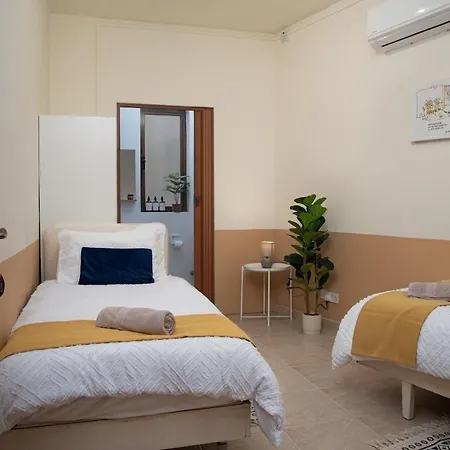 Seafront 4-Bedroom Townhouse With Panoramic Views *
