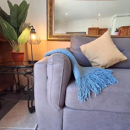 Seafront 4-bed Townhouse With Breathtaking Views * Iż-Żlielaq