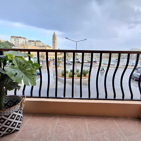 Nyaraló Seafront 4-bed Townhouse With Breathtaking Views Iż-Żlielaq