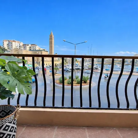 Seafront 4-Bedroom Townhouse With Panoramic Views
