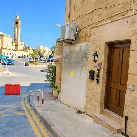 Seafront 4-Bedroom Townhouse With Panoramic Views