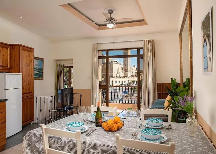 Seafront 4-bed Townhouse With Breathtaking Views Iz-Zlielaq
