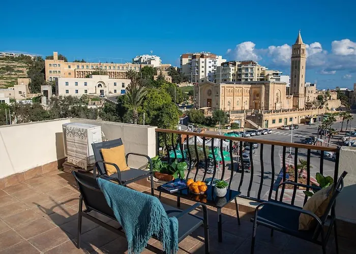 Seafront 4-bed Townhouse With Breathtaking Views * Iz-Zlielaq