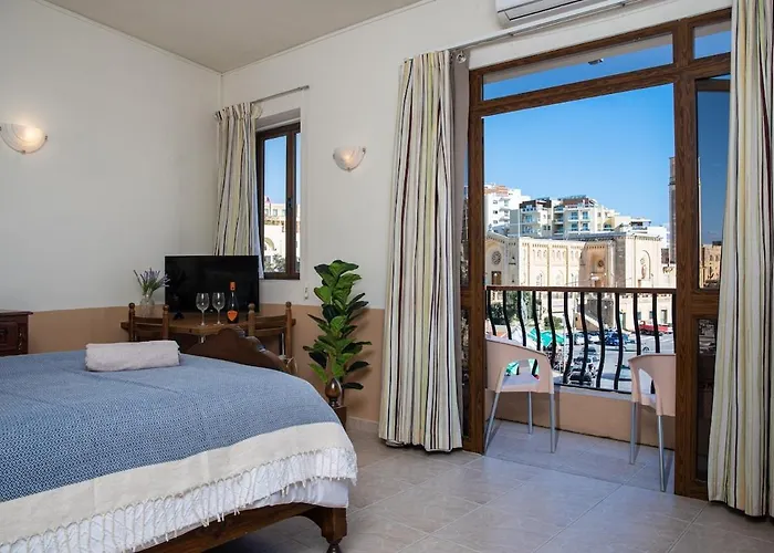 Seafront 4-bed Townhouse With Breathtaking Views * Iz-Zlielaq