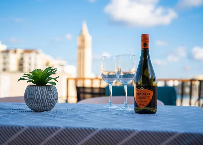 Seafront 4-bed Townhouse With Breathtaking Views