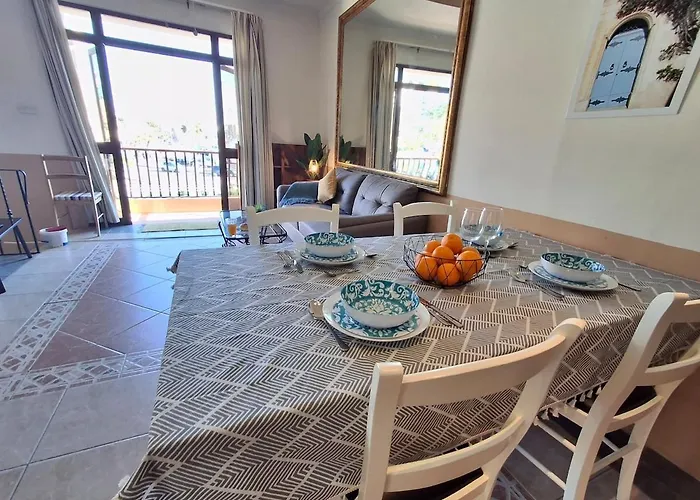 Casa vacanze Seafront 4-bed Townhouse With Breathtaking Views