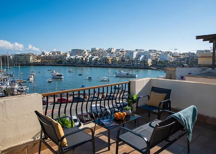 Seafront 4-bed Townhouse With Breathtaking Views Iz-Zlielaq