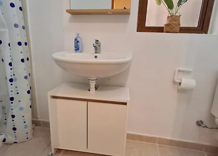 Seafront 4-bed Townhouse With Breathtaking Views *