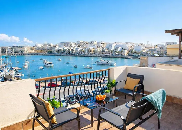 Seafront 4-bed Townhouse With Breathtaking Views *