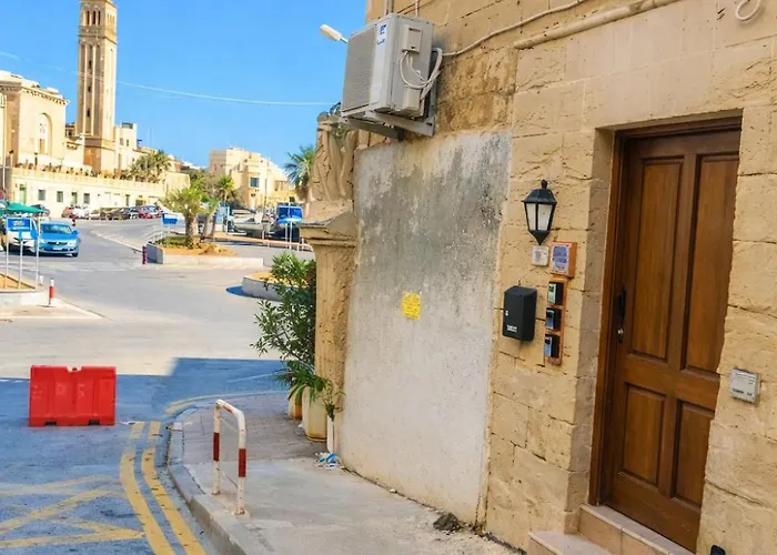 Seafront 4-bed Townhouse With Breathtaking Views